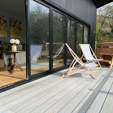 Luxury Lodge In The Treetops Llanbrynmair Экстерьер фото
